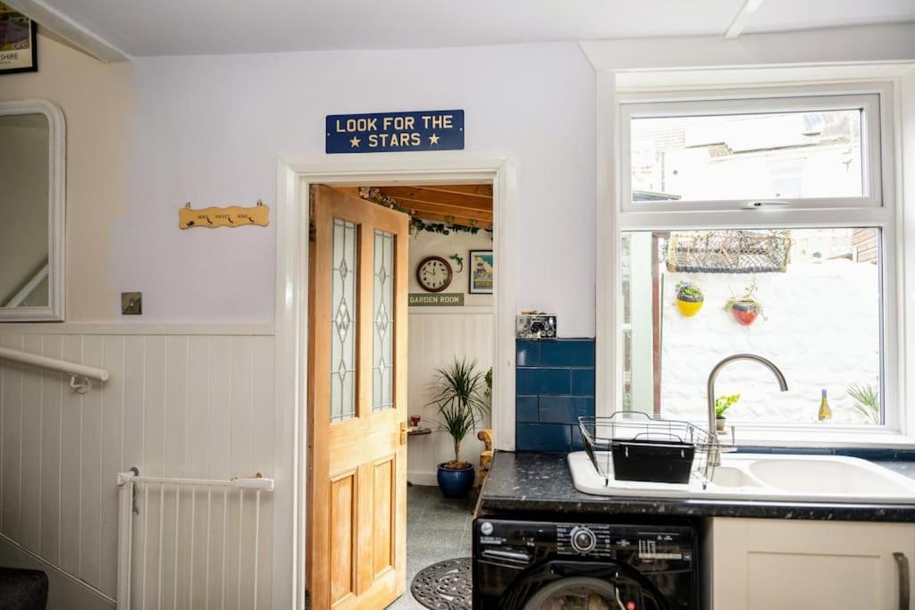 Spacious Charming Cottage Near Lake And Sea Hornsea Exterior photo