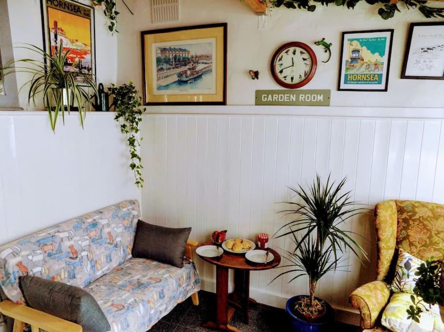 Spacious Charming Cottage Near Lake And Sea Hornsea Exterior photo