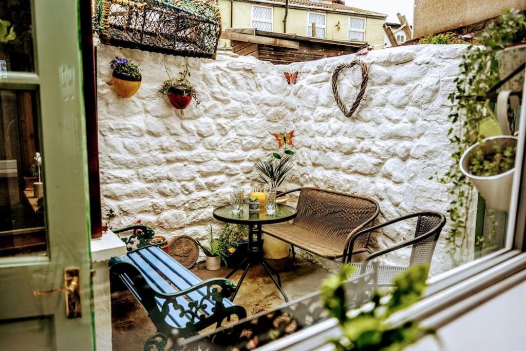 Spacious Charming Cottage Near Lake And Sea Hornsea Exterior photo